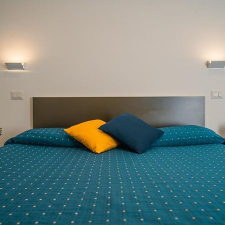Bed and Breakfast Hub Ferroviario - 12 Posti Letto Per Il Tuo Gruppo A Napoli Con Wifi E Netflix Exterior foto