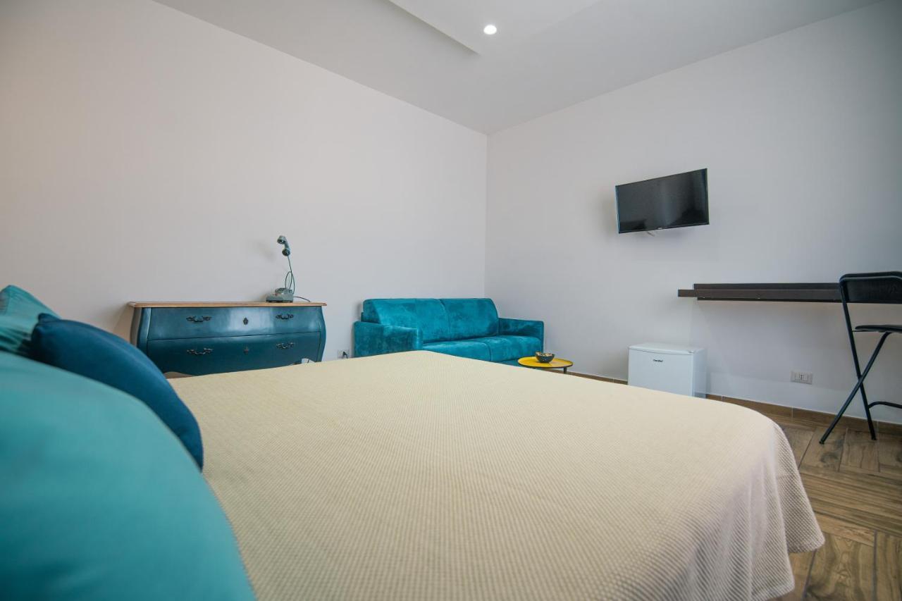 Bed and Breakfast Hub Ferroviario - 12 Posti Letto Per Il Tuo Gruppo A Napoli Con Wifi E Netflix Exterior foto