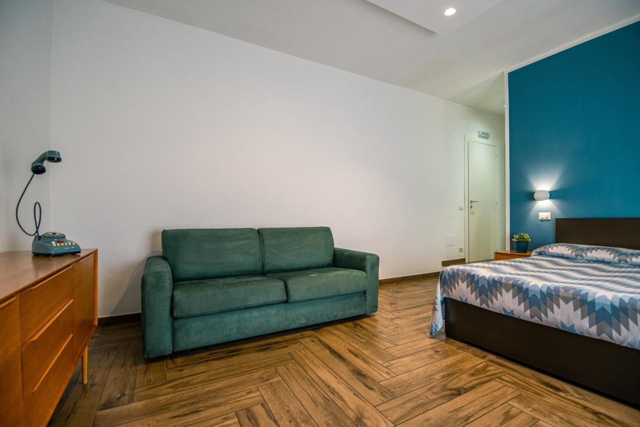 Bed and Breakfast Hub Ferroviario - 12 Posti Letto Per Il Tuo Gruppo A Napoli Con Wifi E Netflix Exterior foto