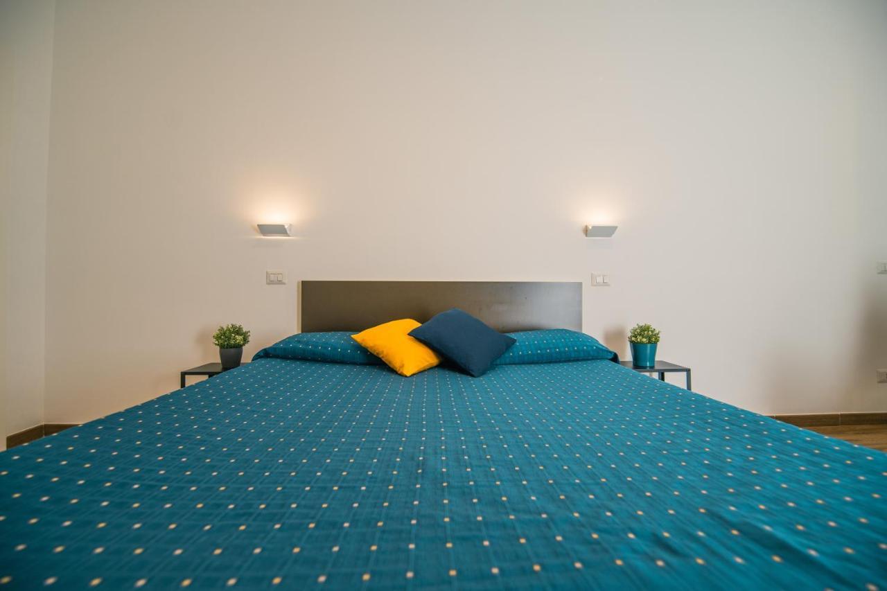Bed and Breakfast Hub Ferroviario - 12 Posti Letto Per Il Tuo Gruppo A Napoli Con Wifi E Netflix Exterior foto