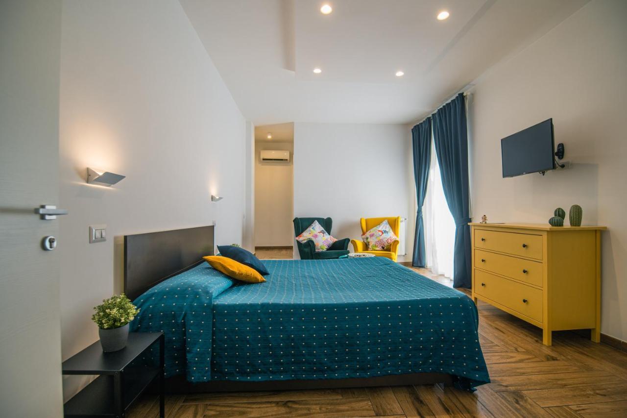 Bed and Breakfast Hub Ferroviario - 12 Posti Letto Per Il Tuo Gruppo A Napoli Con Wifi E Netflix Exterior foto