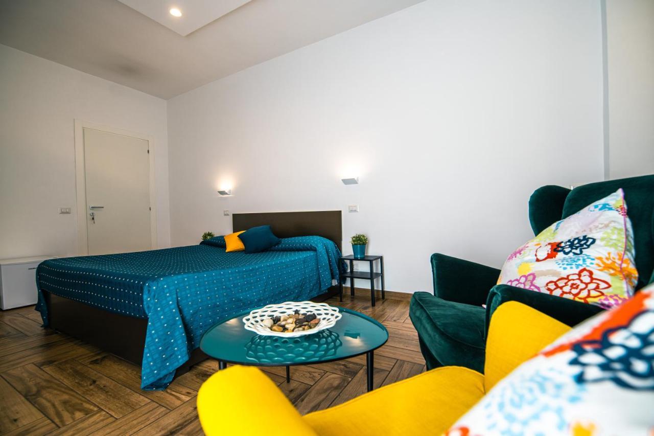 Bed and Breakfast Hub Ferroviario - 12 Posti Letto Per Il Tuo Gruppo A Napoli Con Wifi E Netflix Exterior foto
