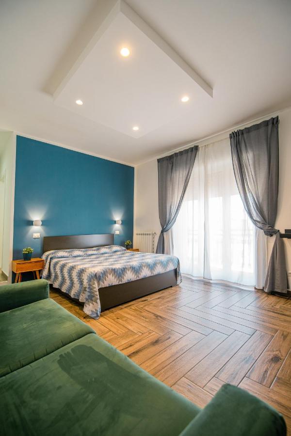 Bed and Breakfast Hub Ferroviario - 12 Posti Letto Per Il Tuo Gruppo A Napoli Con Wifi E Netflix Exterior foto
