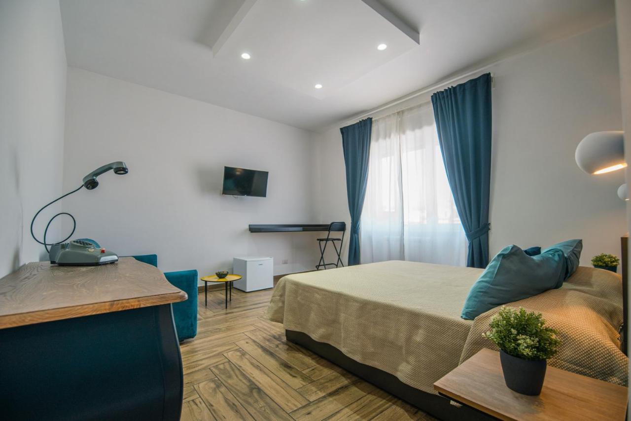 Bed and Breakfast Hub Ferroviario - 12 Posti Letto Per Il Tuo Gruppo A Napoli Con Wifi E Netflix Exterior foto